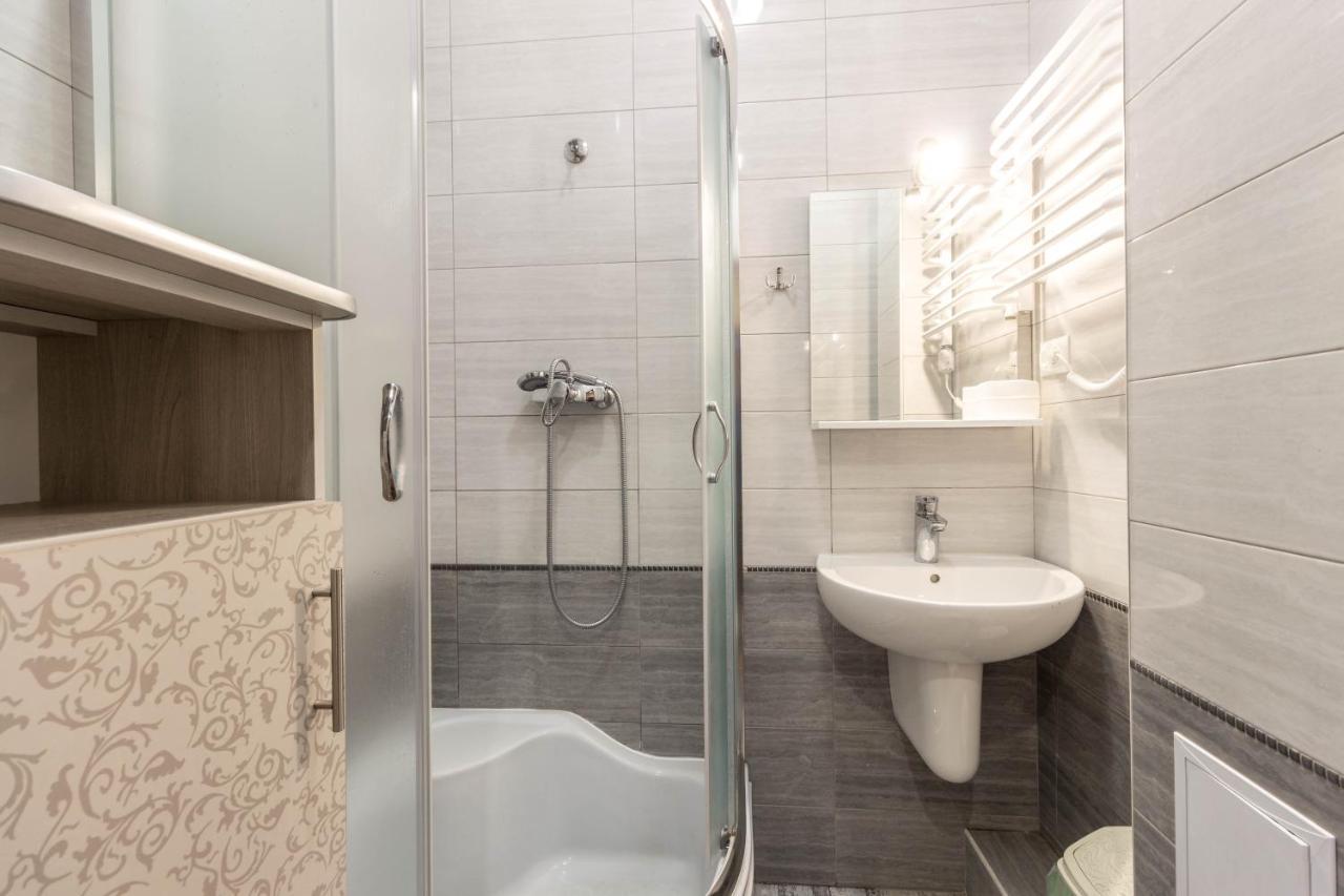 Apartments Near Rynok Square On Staroyevreyska And Fedorova Streets Lviv Ngoại thất bức ảnh